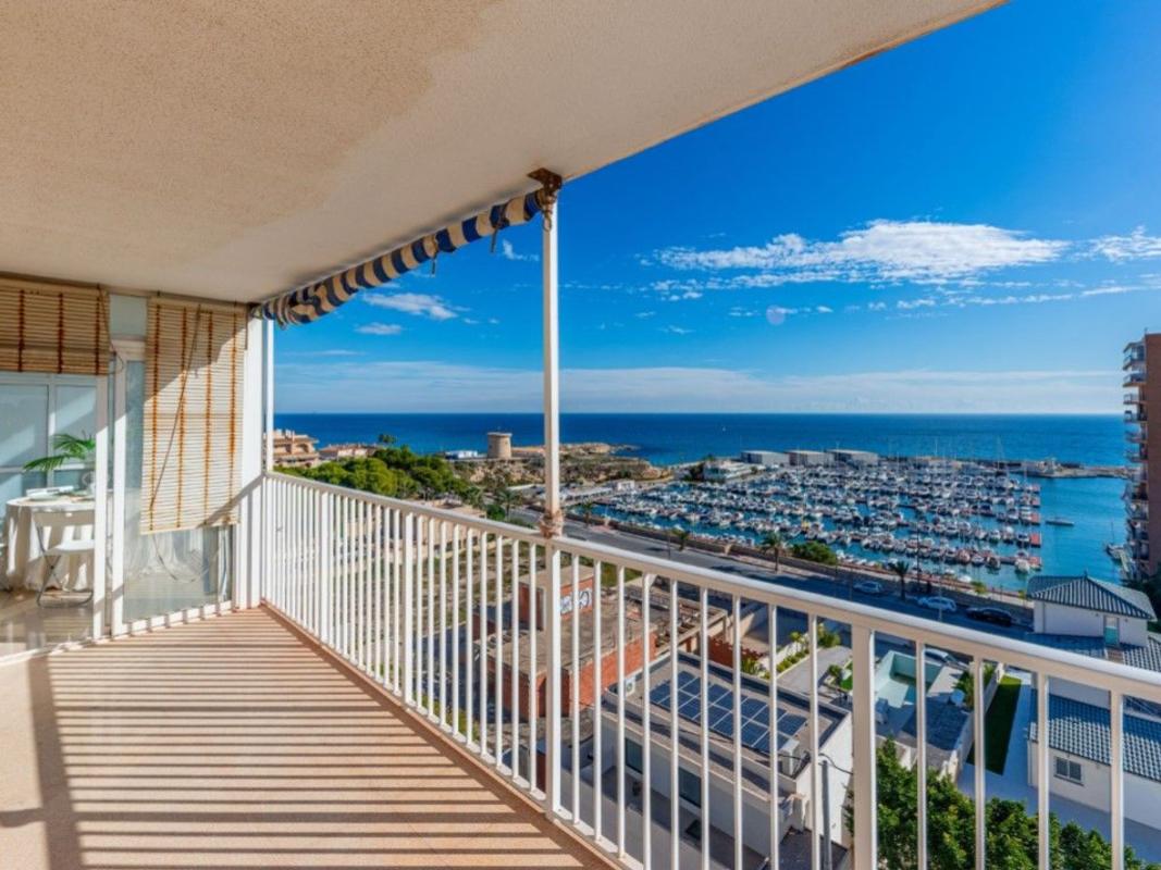 Sale of apartment in Piso en Calle d'Azorín, Campello Playa, El Campello, El Campello
photo 2