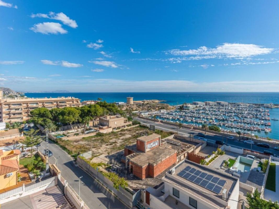 Sale of apartment in Piso en Calle d'Azorín, Campello Playa, El Campello, El Campello
photo 4