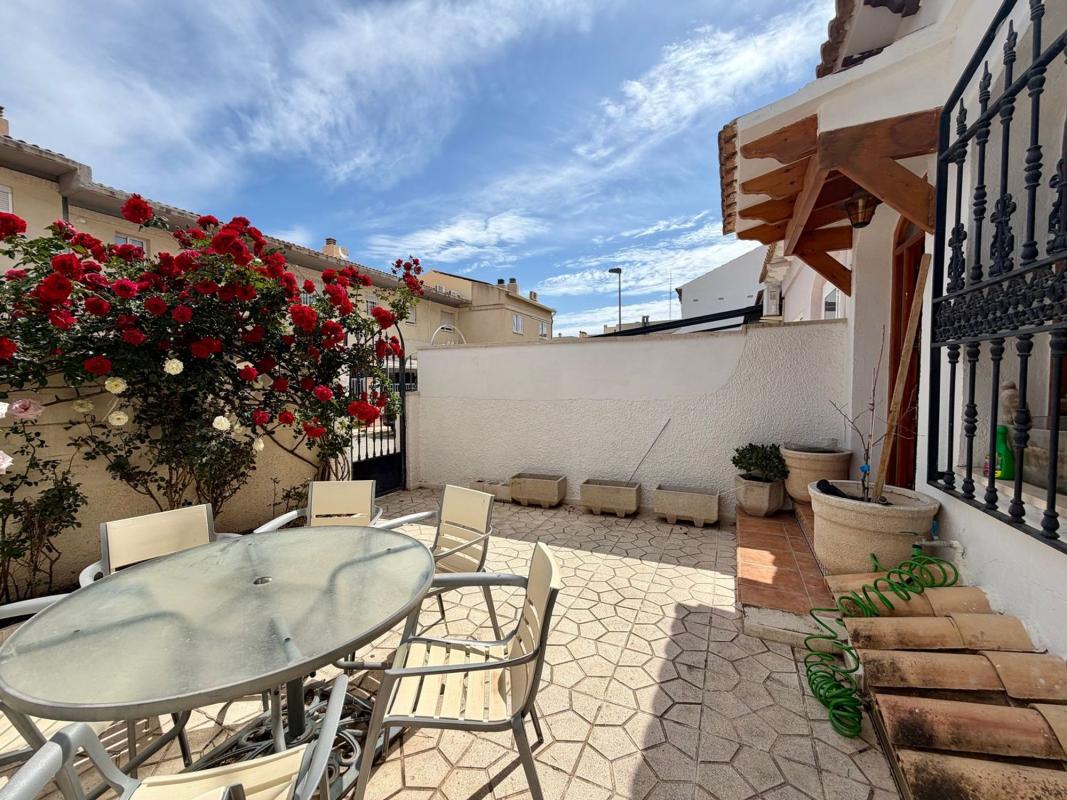 Properties for sale and rent in Spain photo 2