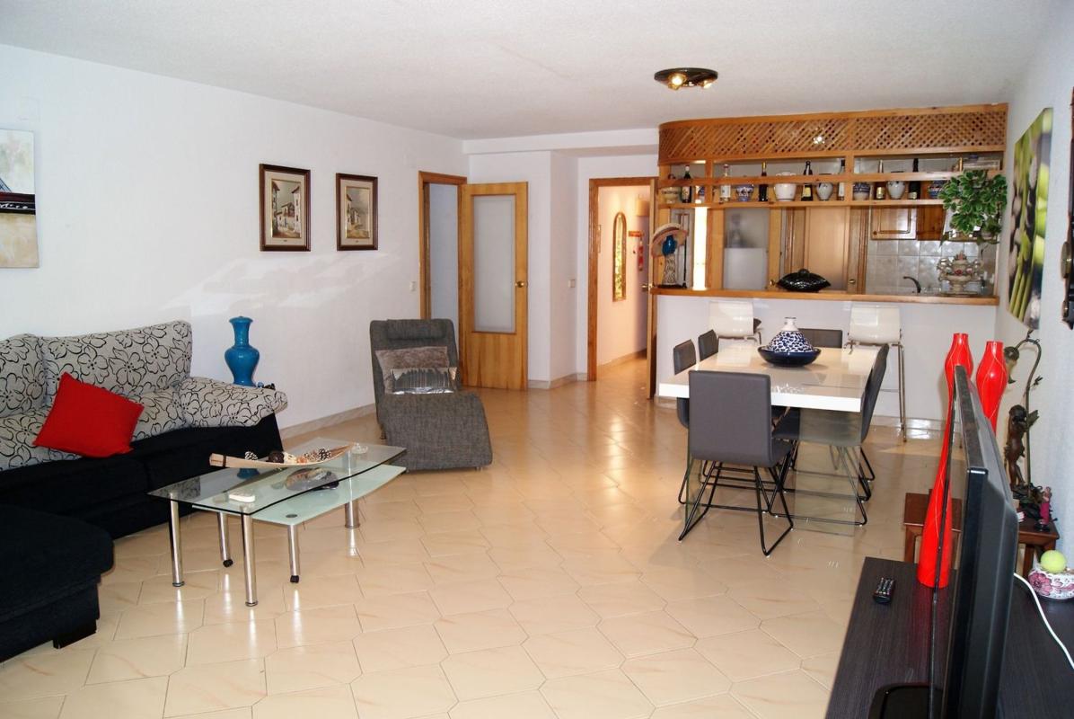 Sale of apartment in Piso en Avenida San Bartolome, Campello Playa, El Campello, El Campello
 photo 2