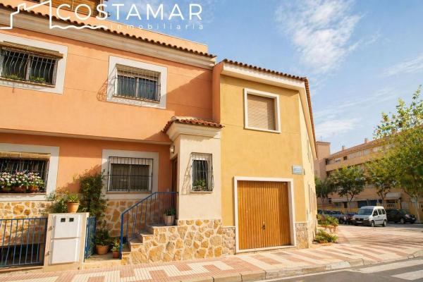Chalet adosado en Calle de l'Alcalde Vicente Gomis Ramos, Campello Playa, El Campello photo 1