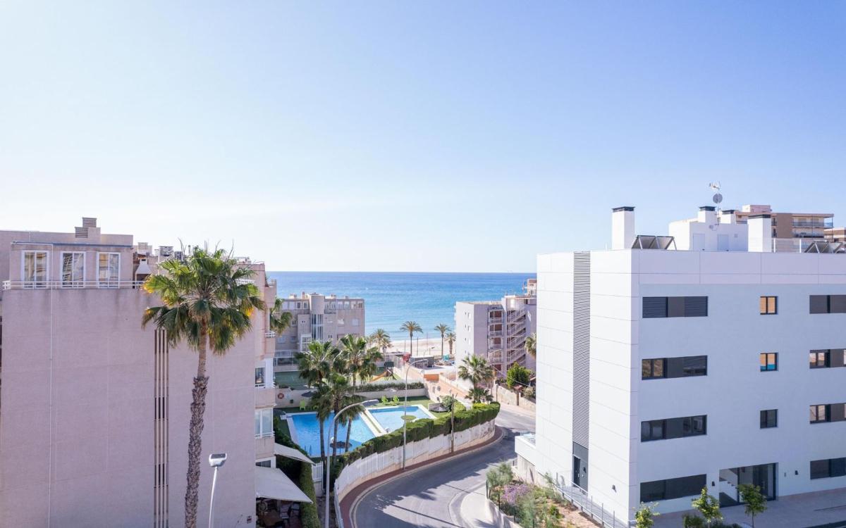 Sale of apartment in Piso en Playa Muchavista, El Campello, El Campello
 photo 2