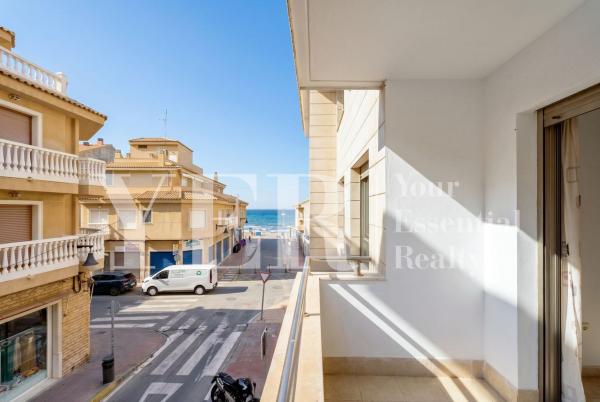 Sale of flat in Piso en Avenida del Carrer de la Mar, Campello Playa, El Campello, El Campello
 photo 1