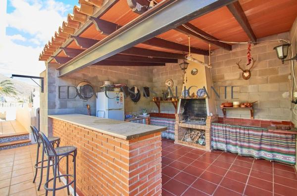 Casa o chalet independiente en Calle d'Oriola, Pueblo Acantilado - Lanuza, El Campello thumbnail 2