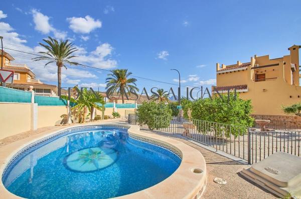 Casa o chalet independiente en Calle d'Oriola, Pueblo Acantilado - Lanuza, El Campello photo 4