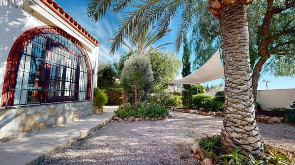 Casa o chalet independiente en Calle Júpiter, 1, Campello Pueblo, El Campello thumbnail 1
