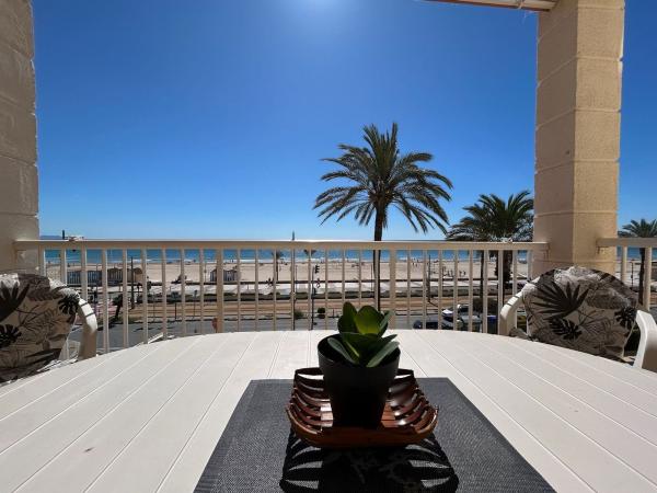 Venta de piso en Piso en Columbretes De Les, 1, Playa Muchavista, El Campello, El Campello
 photo 1