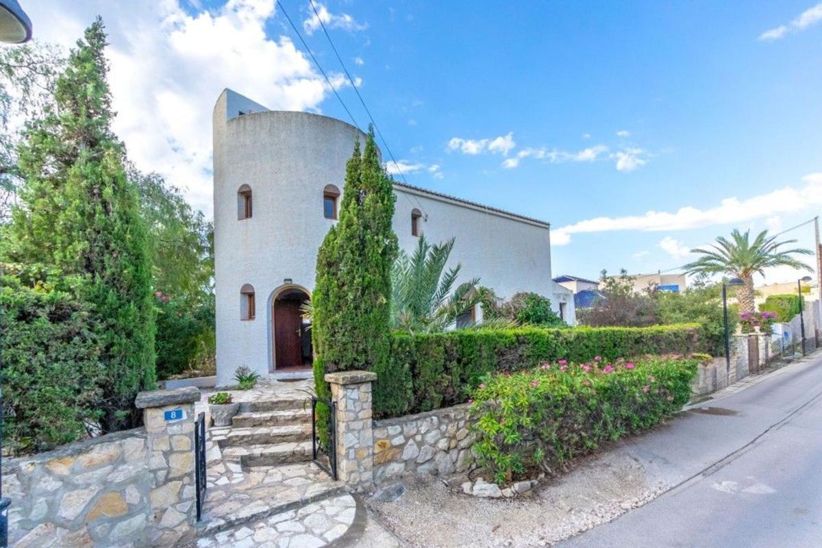 Properties for sale and rent in Spain photo 1