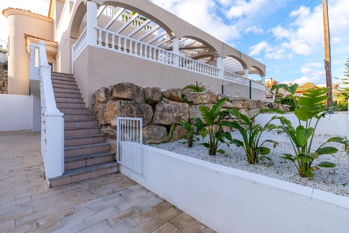 Properties for sale and rent in Spain photo 1