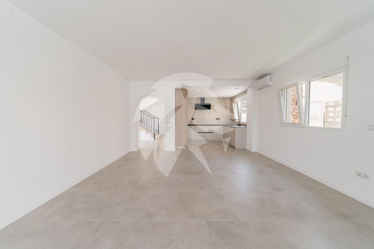 Properties for sale and rent in Spain photo 4