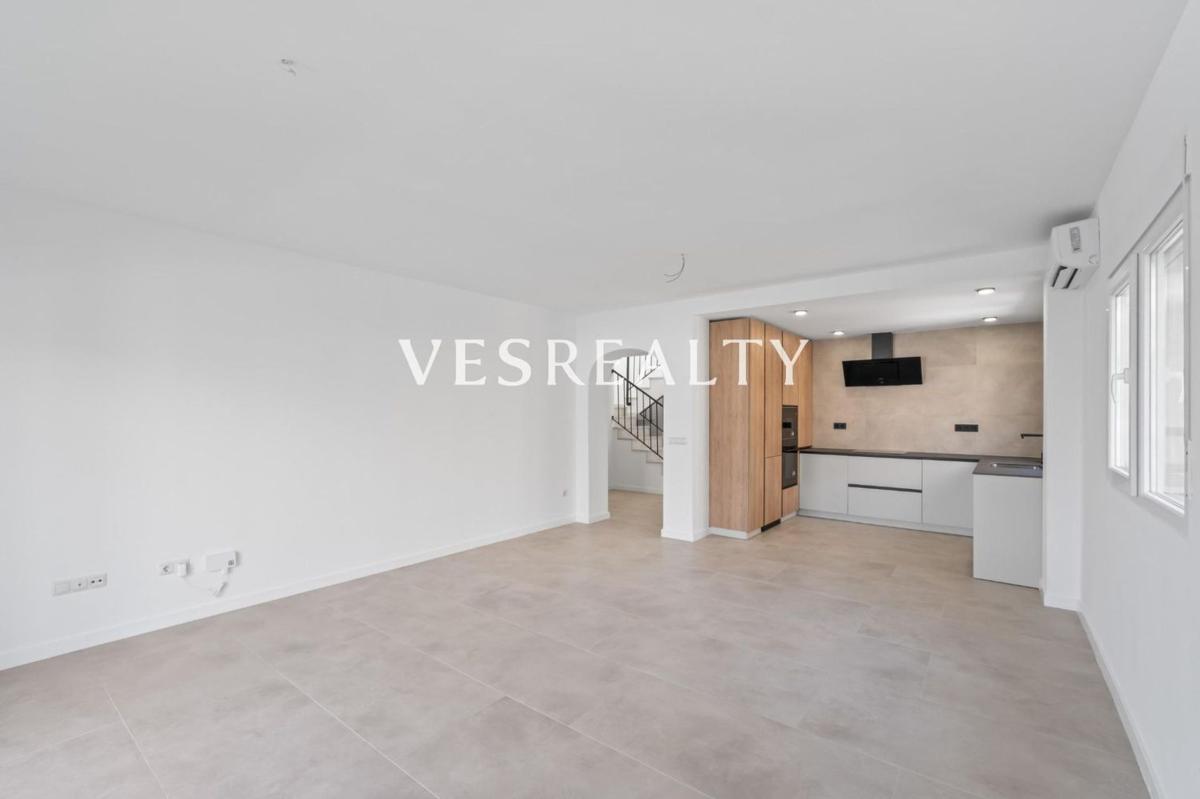 Properties for sale and rent in Spain photo 4