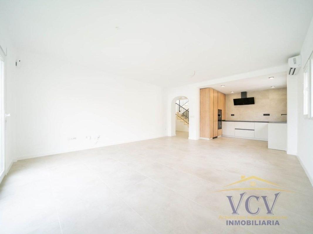 Properties for sale and rent in Spain photo 2