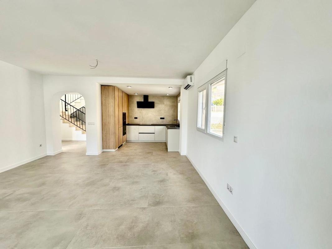 Properties for sale and rent in Spain photo 4