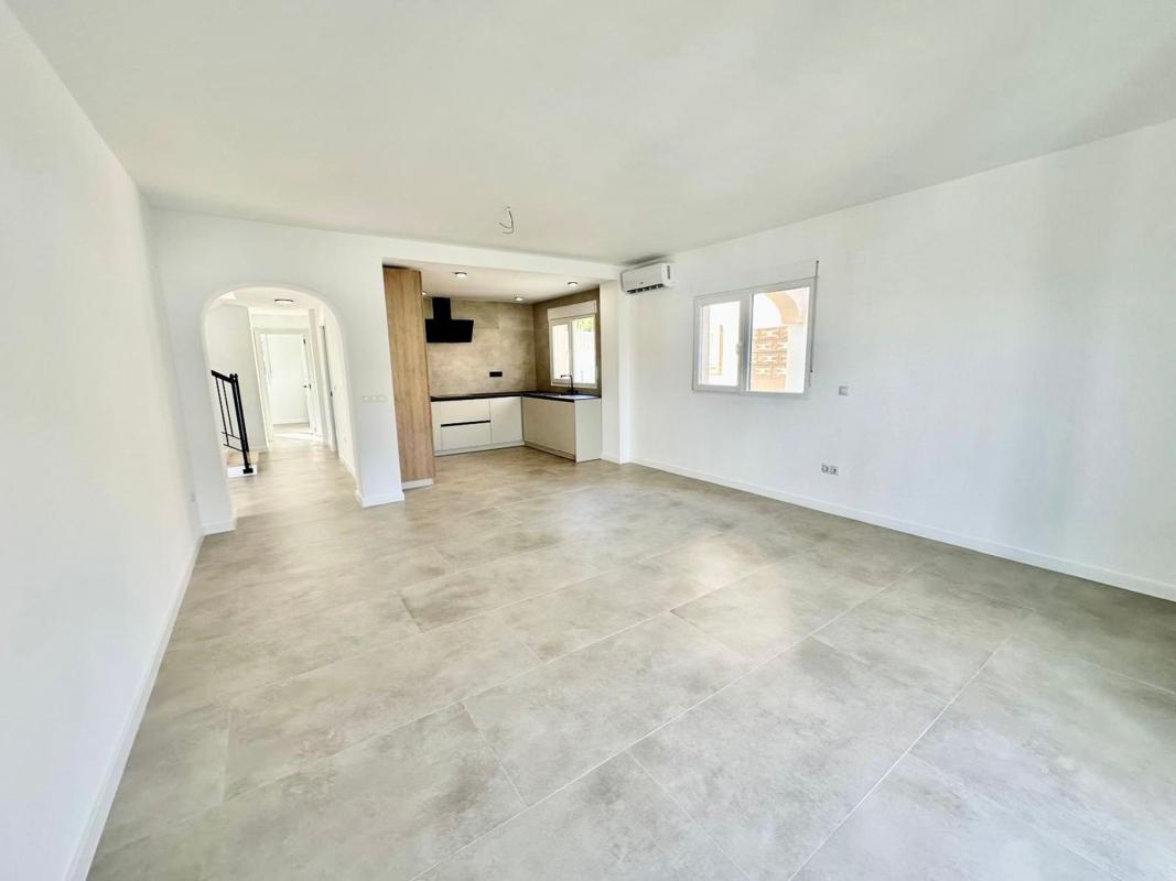 Properties for sale and rent in Spain photo 5