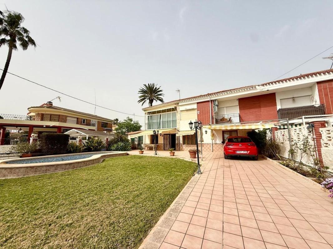 Properties for sale and rent in Spain photo 1