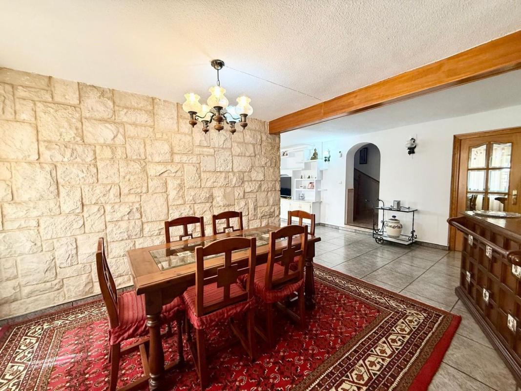 Properties for sale and rent in Spain photo 3