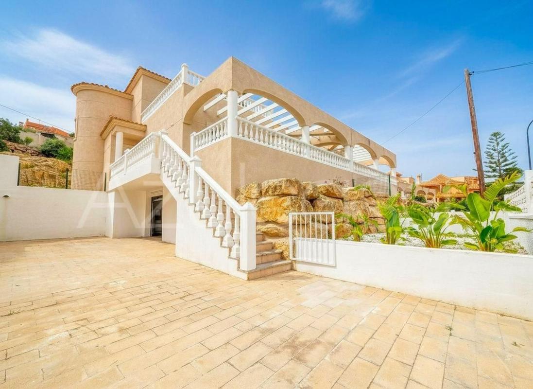 Properties for sale and rent in Spain photo 1
