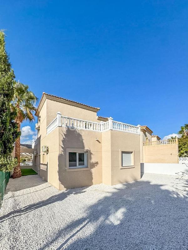 Properties for sale and rent in Spain photo 2