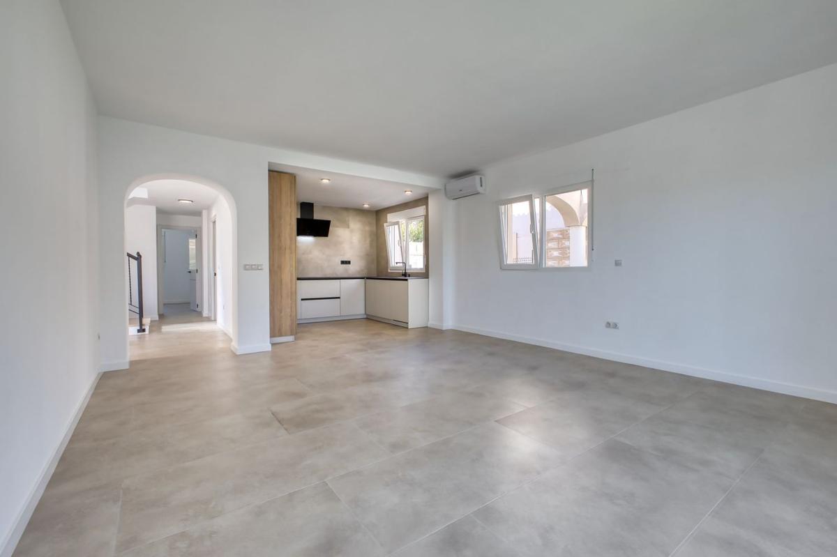 Properties for sale and rent in Spain photo 5