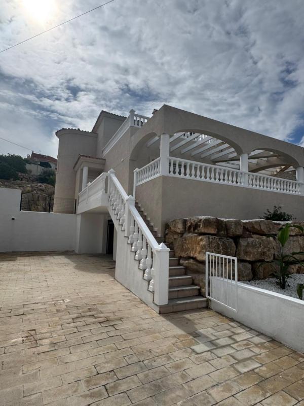 Properties for sale and rent in Spain photo 1