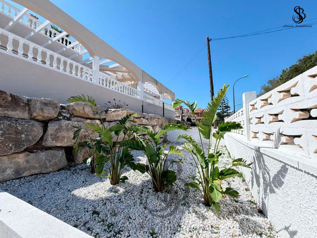 Properties for sale and rent in Spain photo 2