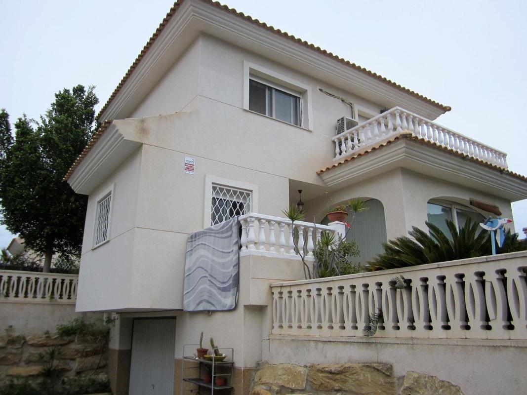 Properties for sale and rent in Spain photo 3