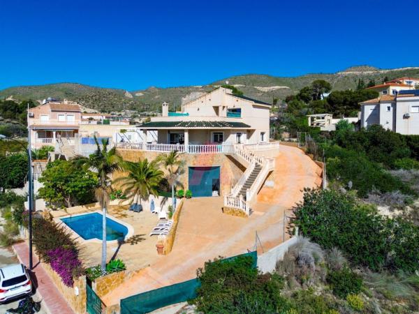 Independent chalet for sale in Casa o chalet en Pueblo Acantilado - Lanuza, El Campello, El Campello
 photo 2