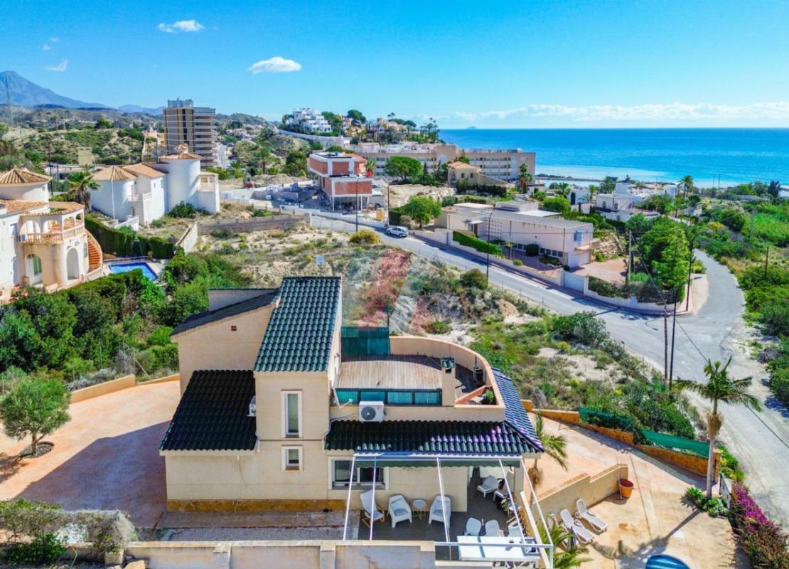 Sale of independent chalet in Casa o chalet en Pueblo Acantilado - Lanuza, El Campello, El Campello
photo 5