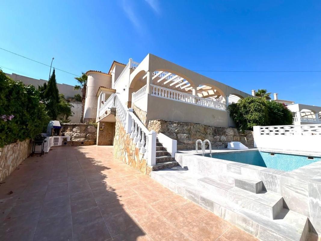 Properties for sale and rent in Spain photo 1
