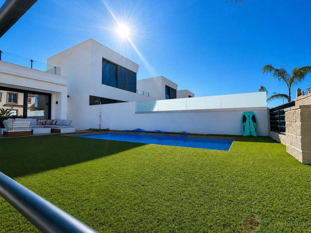 Properties for sale and rent in Spain photo 2