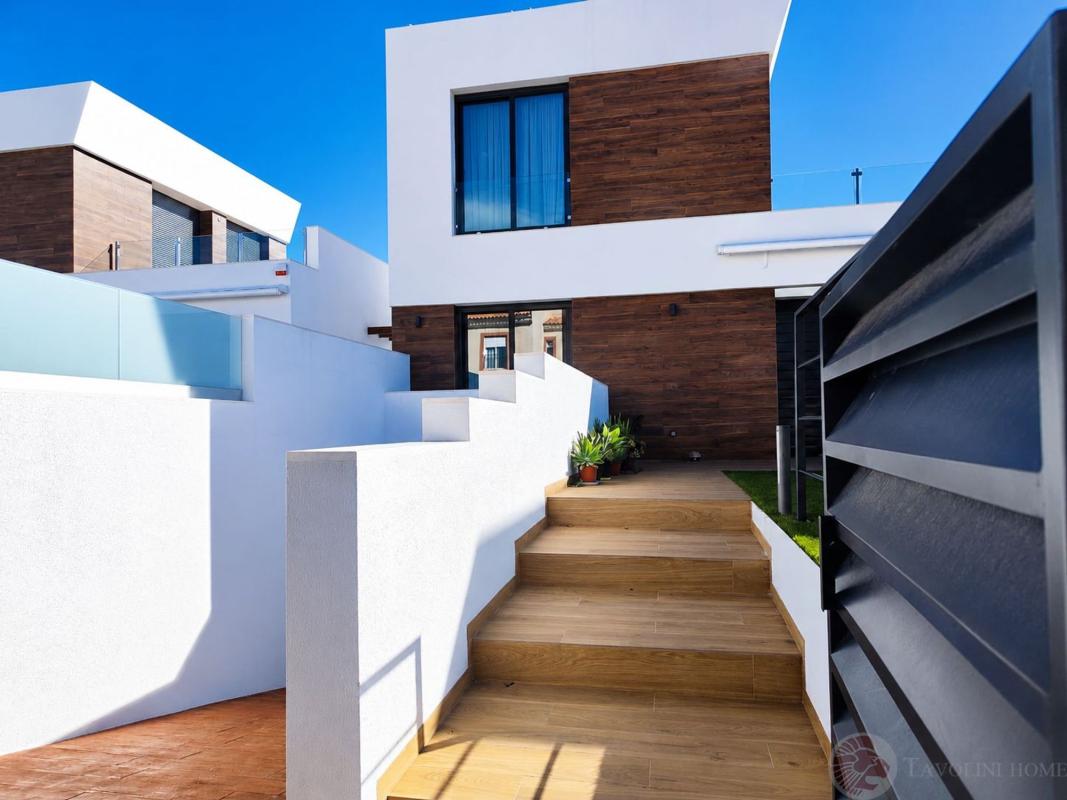 Properties for sale and rent in Spain photo 3