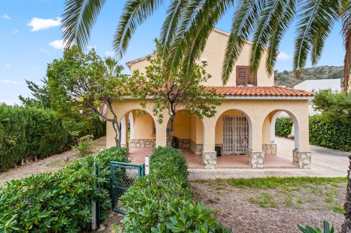 Properties for sale and rent in Spain photo 1