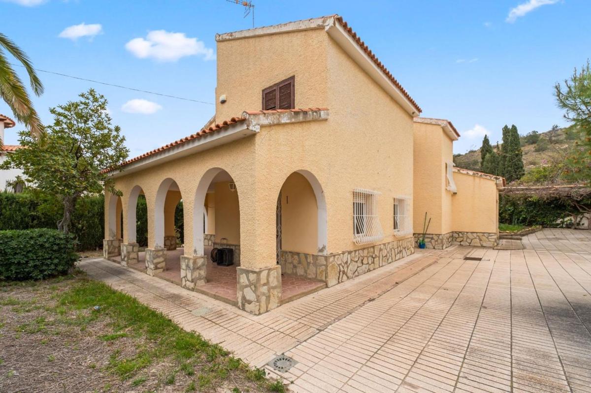 Properties for sale and rent in Spain photo 4