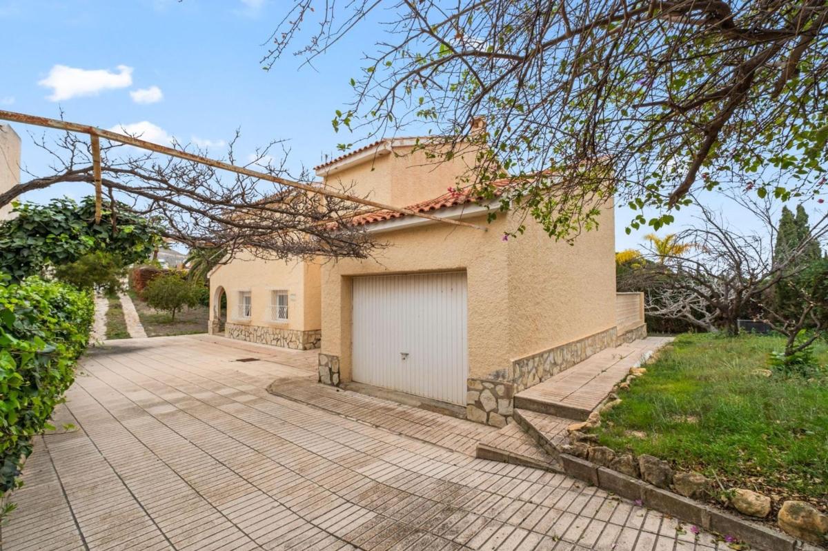 Properties for sale and rent in Spain photo 5