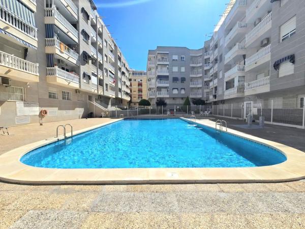 Venta de piso en Piso en Antonio Machado, Torrevieja, Torrevieja
photo 1