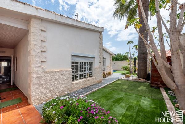 Casa o chalet independiente en Calle de Mallorca, Playa Muchavista, El Campello thumbnail 2