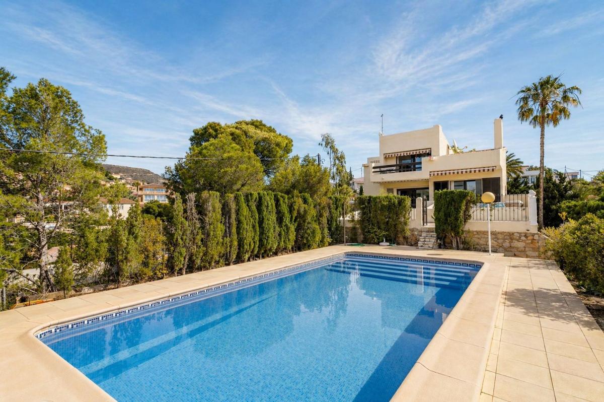 Properties for sale and rent in Spain photo 2