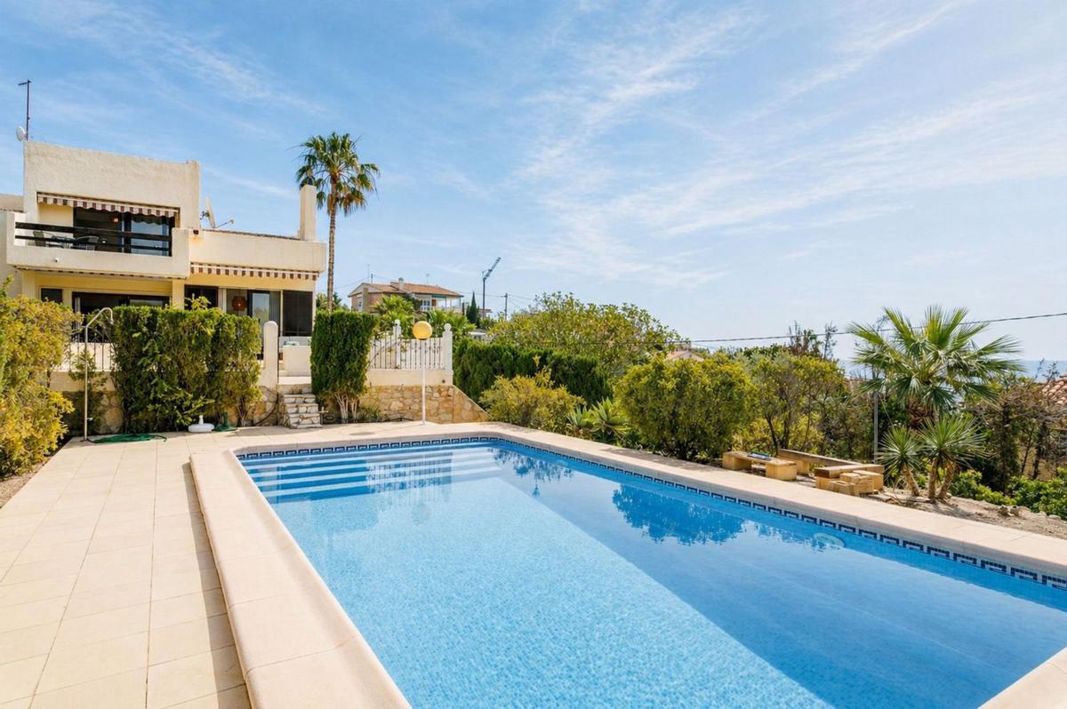 Properties for sale and rent in Spain photo 3