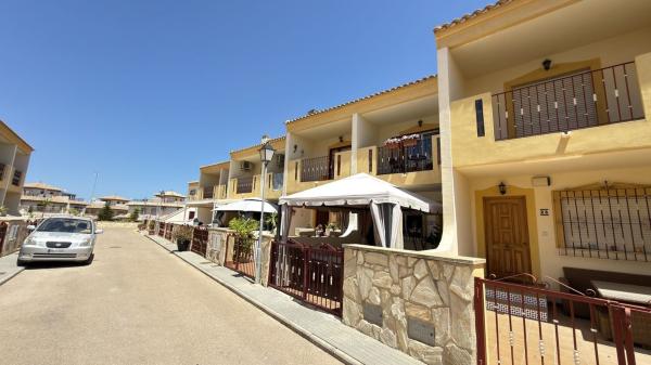 Частный шале на продаже в  Casa o chalet en La Zenia, Orihuela, Ориуэла photo 4