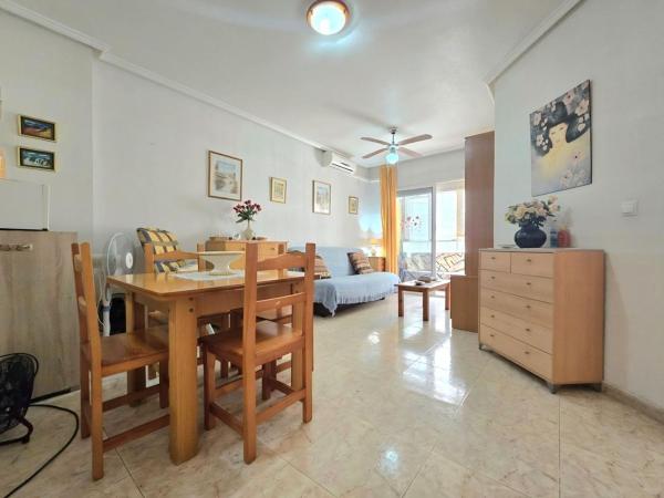 Sale of flat in Piso en Avenida Habaneras - Curva de Palangre, Torrevieja, Torrevieja
 photo 2