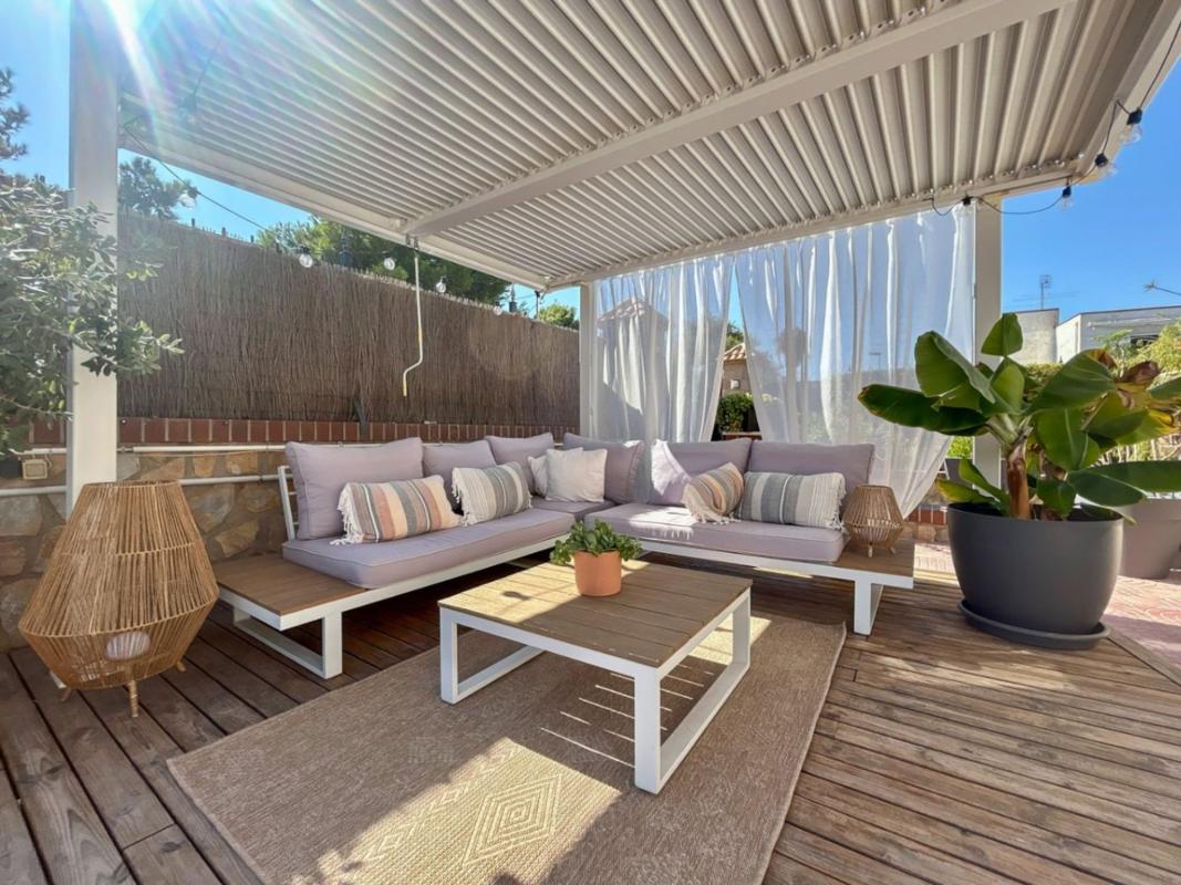 Properties for sale and rent in Spain photo 2