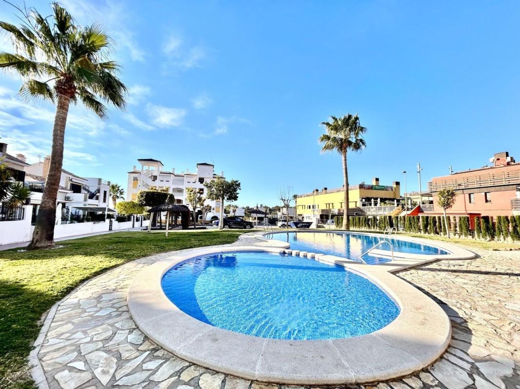 Продажа квартиры на Piso en Villamartín, Orihuela, Ориуэла
photo 2