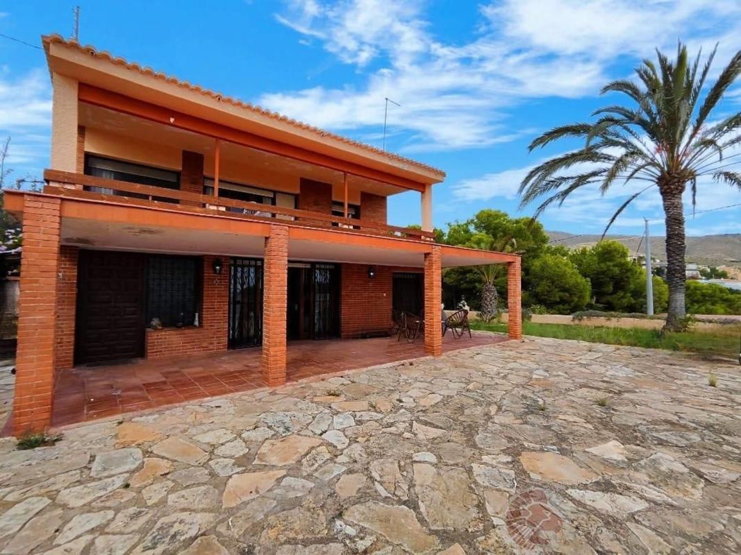 Properties for sale and rent in Spain photo 4