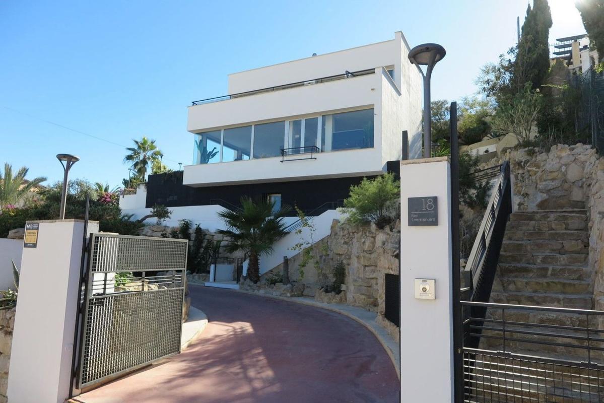 Properties for sale and rent in Spain photo 1