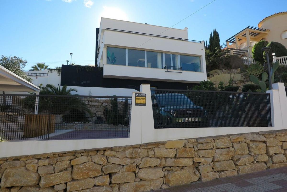 Properties for sale and rent in Spain photo 2