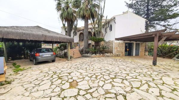 Independent chalet for sale in Casa o chalet en Campello Pueblo, El Campello, El Campello
thumbnail 1