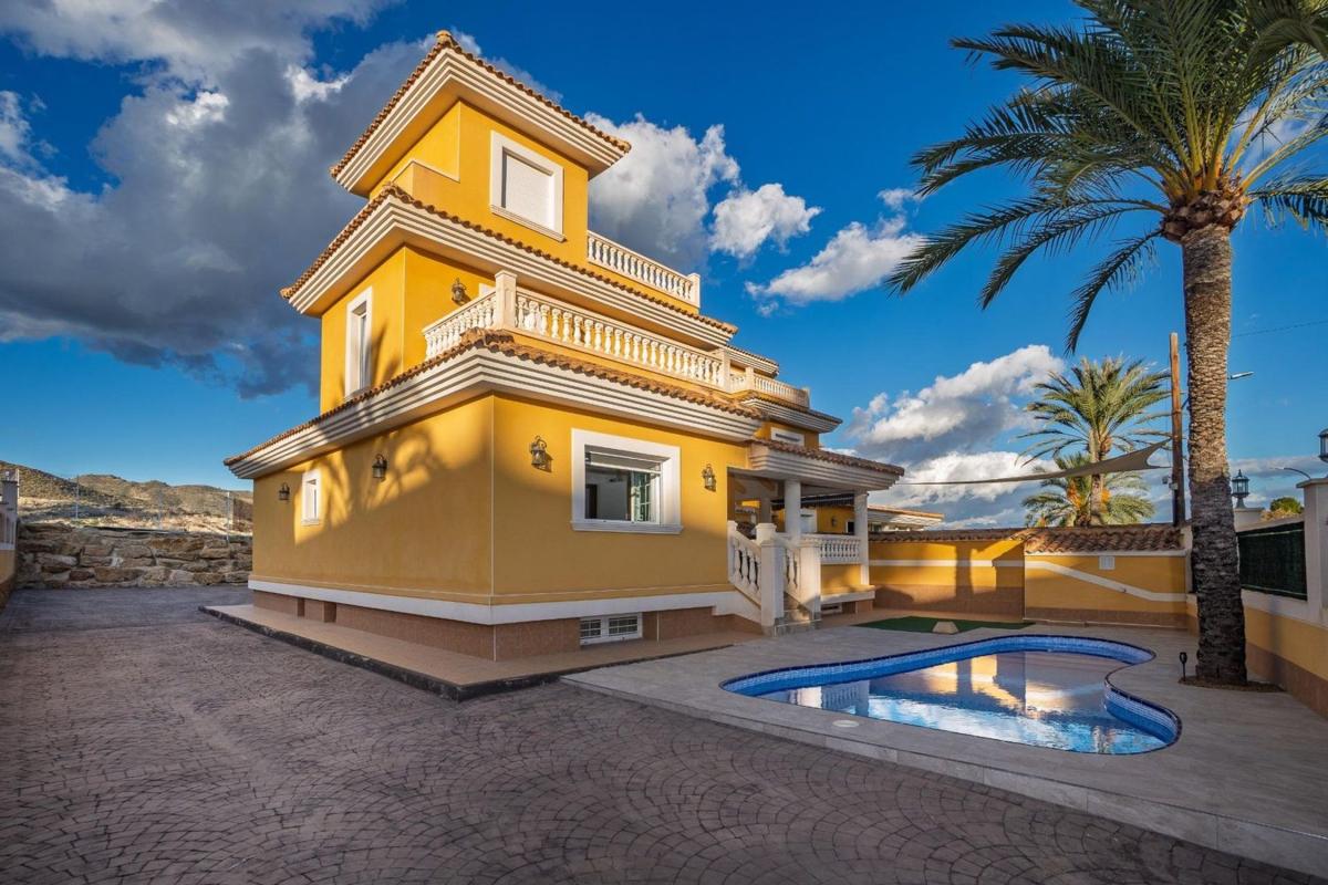 Properties for sale and rent in Spain photo 2