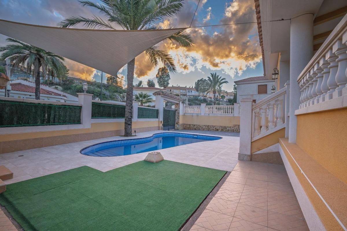 Properties for sale and rent in Spain photo 5