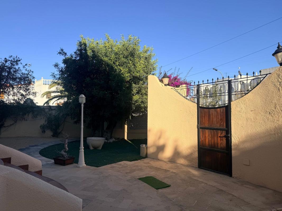 Properties for sale and rent in Spain photo 2
