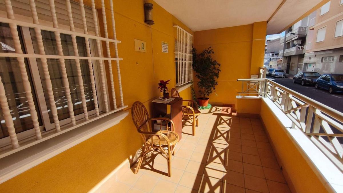 Venta de piso en Piso en Las Piscinas Naturales, Torrevieja, Torrevieja
photo 3